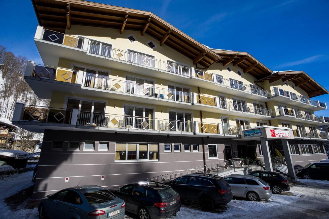Hotel Herzblut Saalbach Eksteriør billede