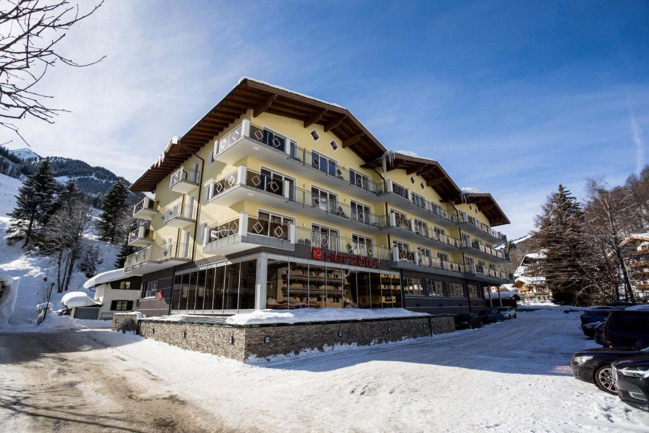 Hotel Herzblut Saalbach Eksteriør billede
